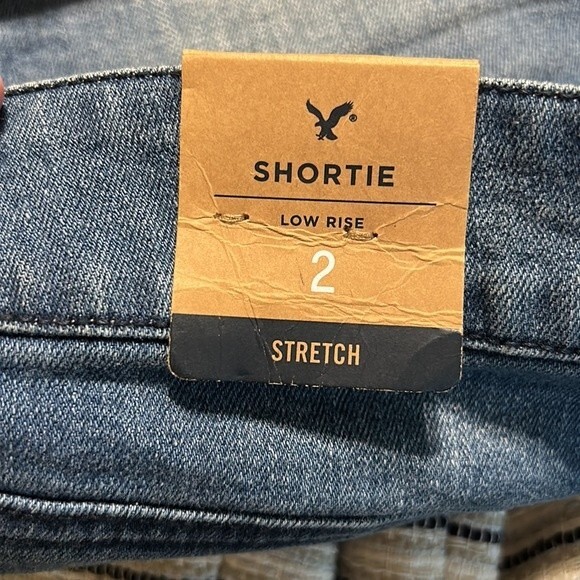 AMERICAN EAGLE Size 2 NWT Shortie Low Rise Stretch Denim Jean Shorts Raw Hem - Picture 5 of 9